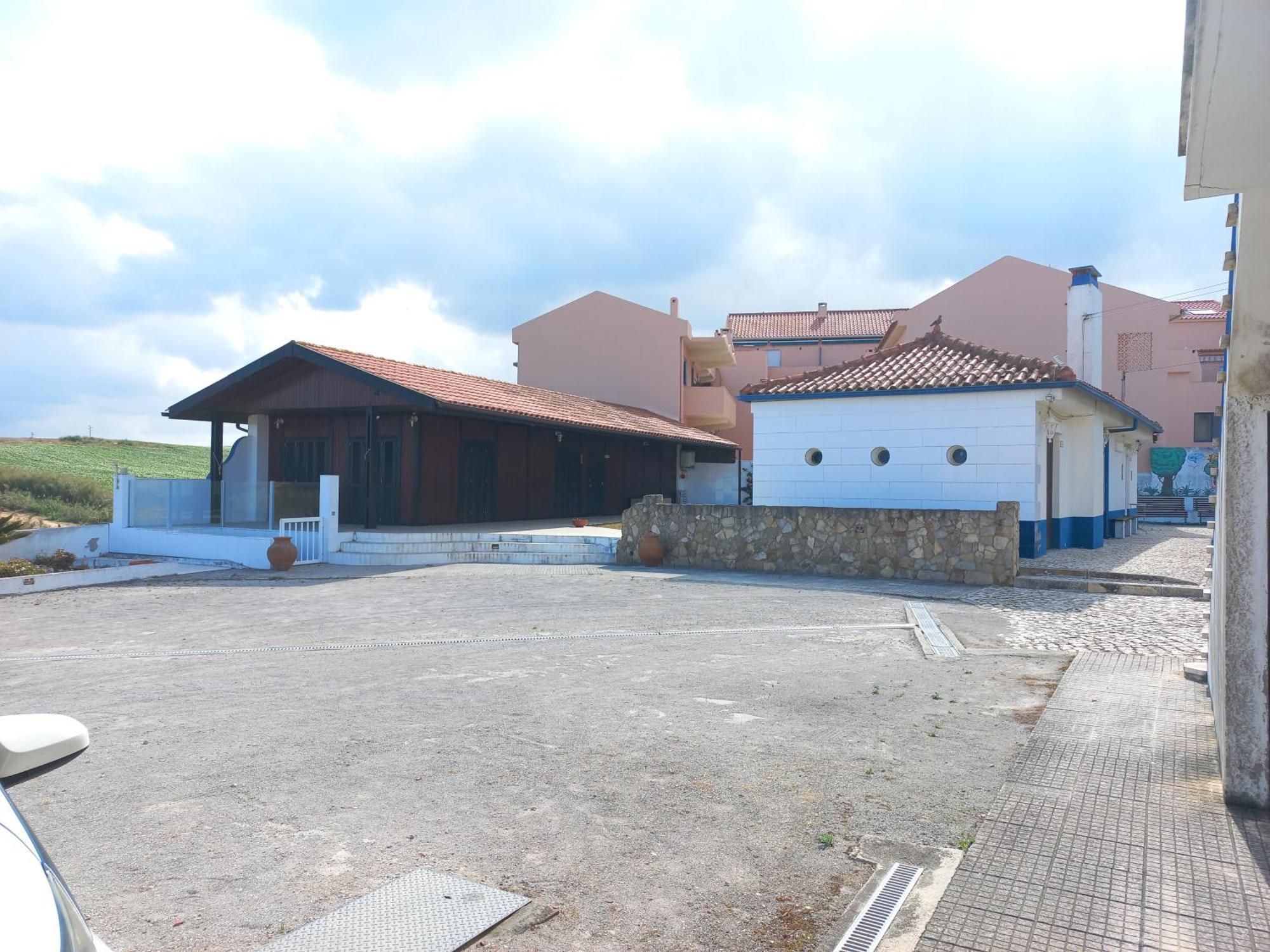 Casa Do Portao Azul - Salmonete Apartment Atouguia Da Baleia Luaran gambar